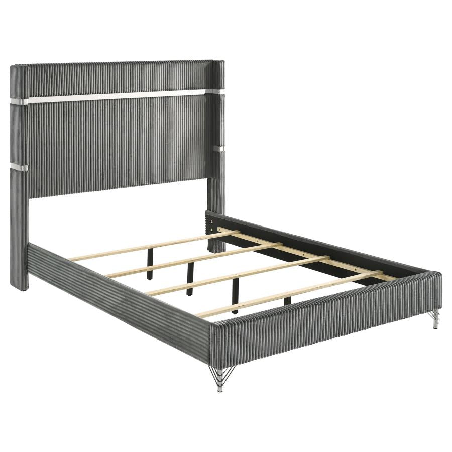 Lucia Bed
