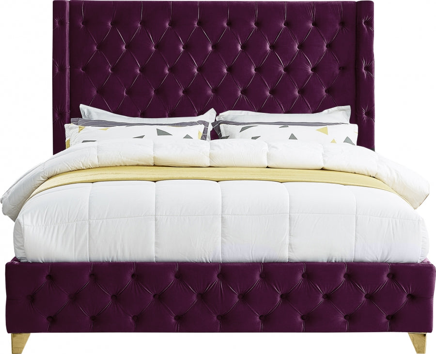 Cama de terciopelo azul sabana