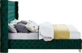 Cama de terciopelo azul sabana