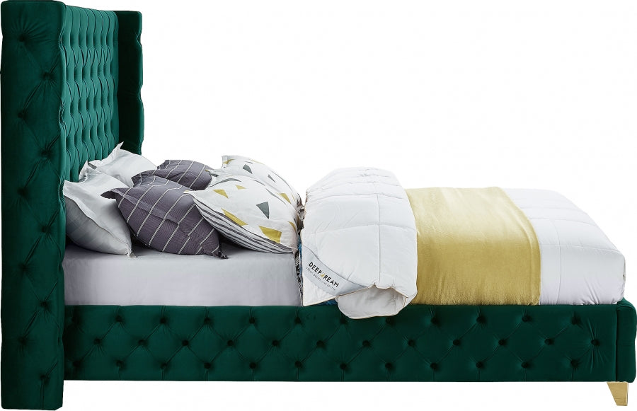 Cama de terciopelo azul sabana