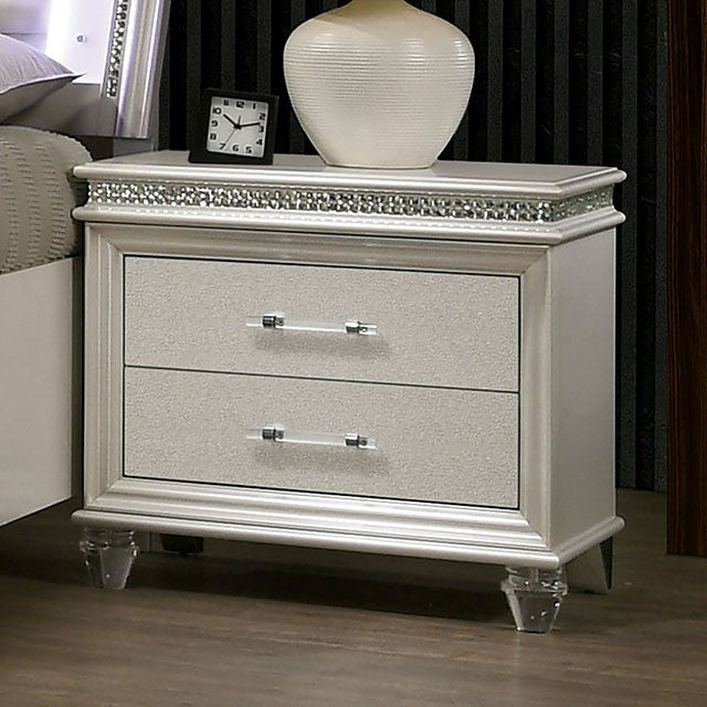 CM7899 MADDIE BEDROOM SET