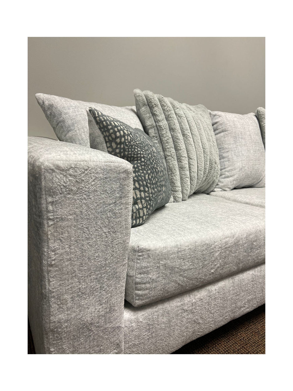 600 White Sectional