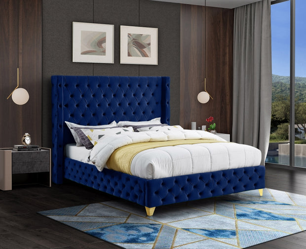 Cama de terciopelo azul sabana