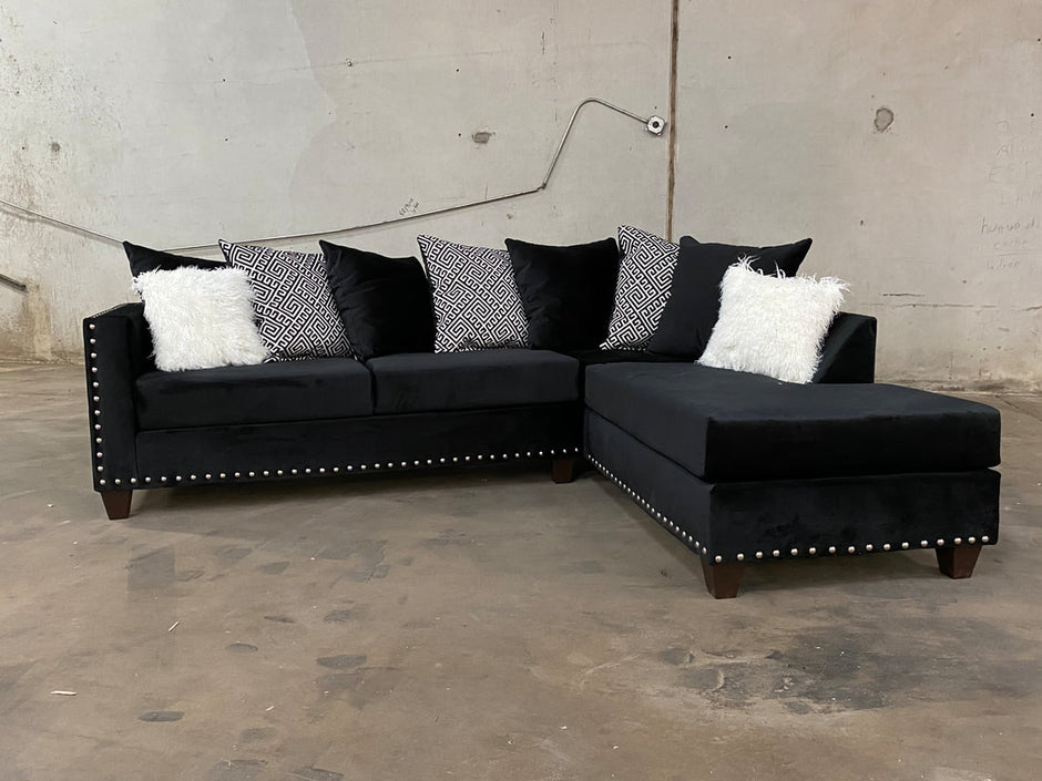 200 Black Sectional Nailheads