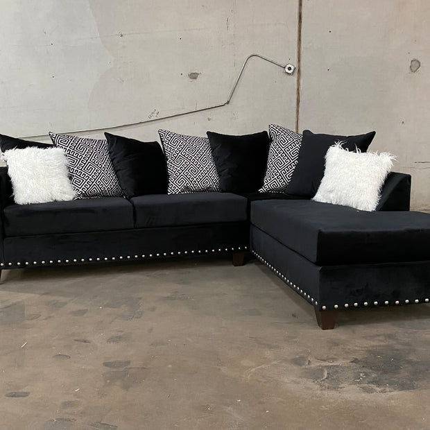 200 Black Sectional Nailheads