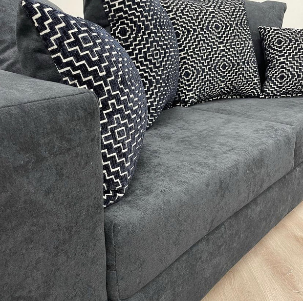 110 Hollywood Black Sofa & Loveseat